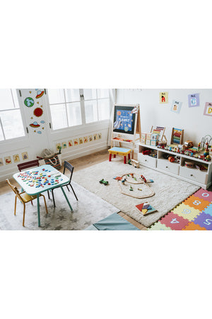 5 New Charts and Banners for Decorating Your Space