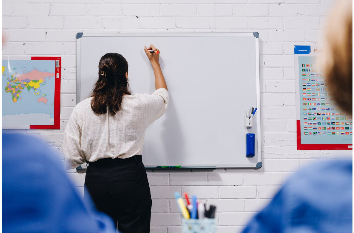 Quartet Whiteboard Commercial Magnetic 900 x 1200mm - view 6