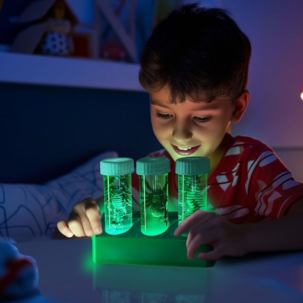 4M KidzLabs - Creepy Crawly Digging Lab - view 3